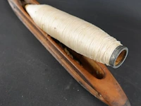 Antieke schietspoel met draadklos - afbeelding 3 van  5