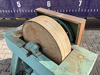 Antieke slijpmachine/slijpsteen - afbeelding 2 van  5