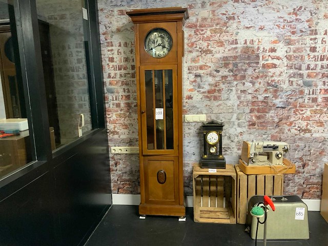 Antieke staande klok - afbeelding 1 van  4