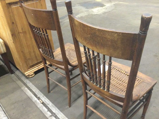 Antieke stoel (2x) - afbeelding 4 van  4