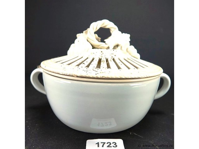 Antieke terrinne met inwendige lekschaal - afbeelding 2 van  5