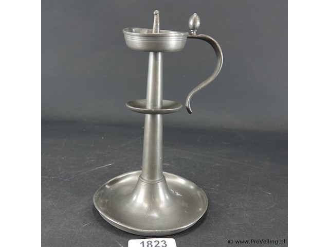 Antieke tinnen kandelaar - afbeelding 2 van  5