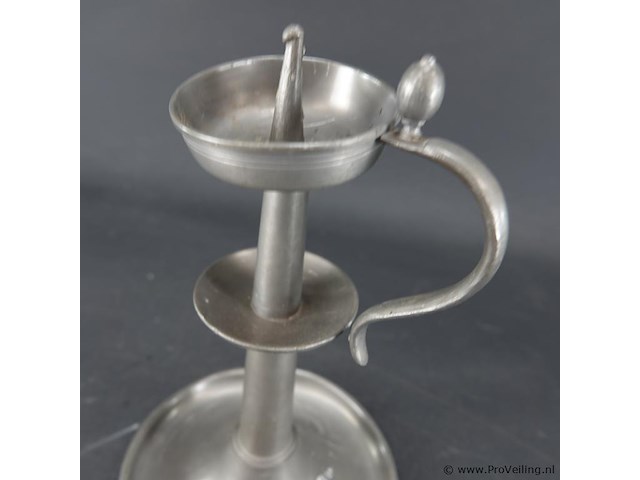 Antieke tinnen kandelaar - afbeelding 3 van  5