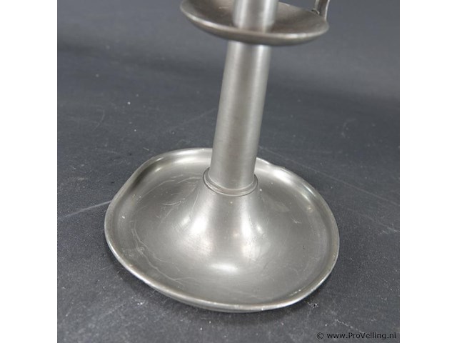 Antieke tinnen kandelaar - afbeelding 4 van  5