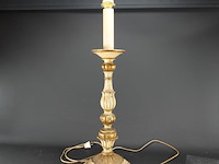 Antieke tot lampvoet gemaakte houten kandelaar - afbeelding 1 van  5