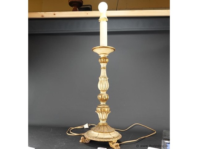 Antieke tot lampvoet gemaakte houten kandelaar - afbeelding 2 van  5