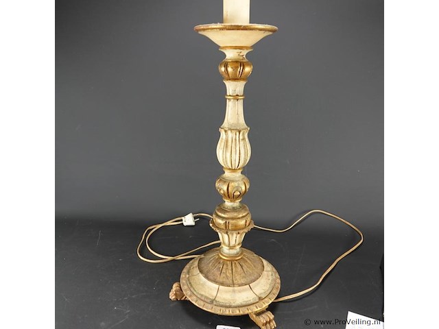 Antieke tot lampvoet gemaakte houten kandelaar - afbeelding 3 van  5