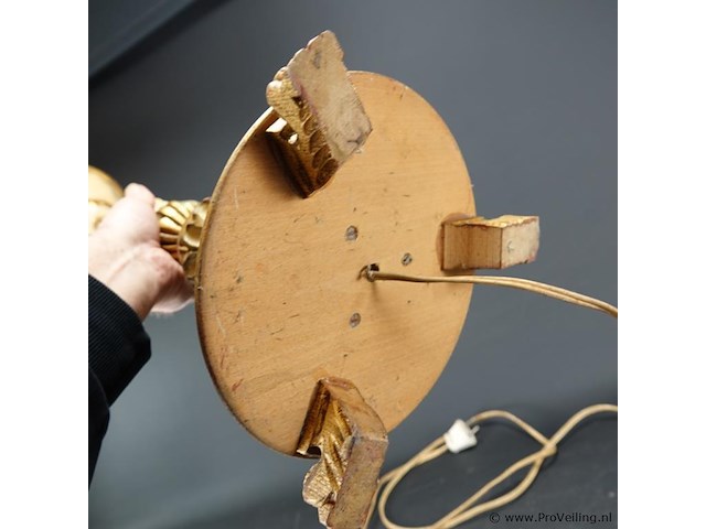 Antieke tot lampvoet gemaakte houten kandelaar - afbeelding 5 van  5
