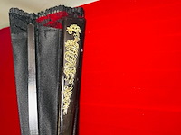 Antieke waaier - black flowers - bakeliet handvat - mint conditie - afbeelding 3 van  5