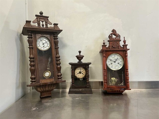 Antieke wandklokken - afbeelding 1 van  16