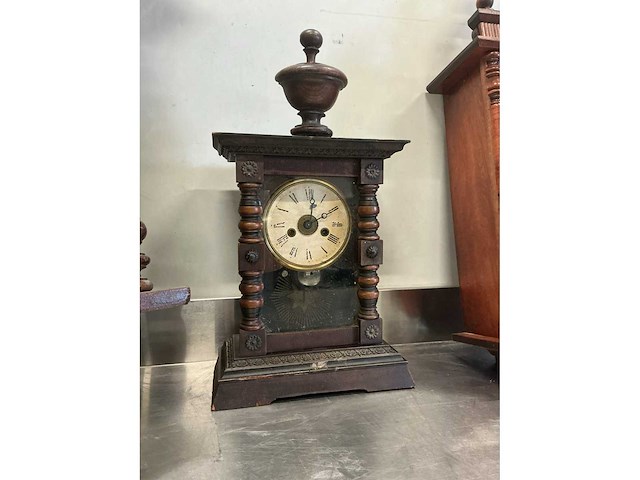 Antieke wandklokken - afbeelding 15 van  16