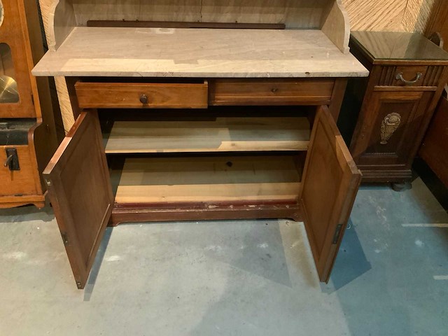 Antieke wastafel met spiegel - afbeelding 2 van  2