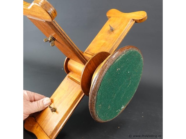 Antieke wolwinder - afbeelding 5 van  5