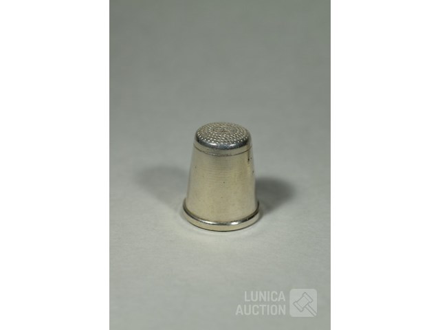 Antieke zilveren vingerhoedjes - afbeelding 3 van  7