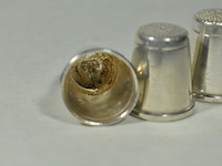 Antieke zilveren vingerhoedjes - afbeelding 5 van  7