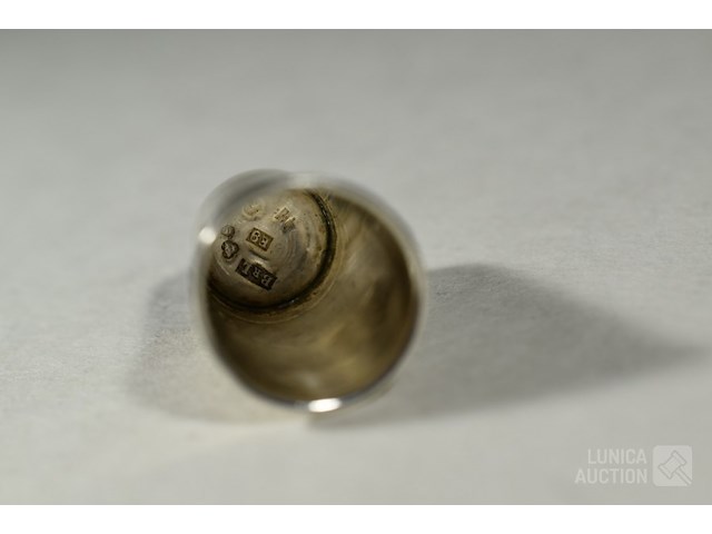 Antieke zilveren vingerhoedjes - afbeelding 2 van  11