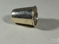 Antieke zilveren vingerhoedjes - afbeelding 3 van  11