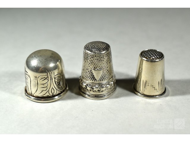 Antieke zilveren vingerhoedjes - afbeelding 1 van  11