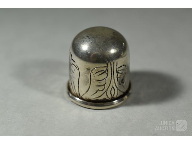 Antieke zilveren vingerhoedjes - afbeelding 4 van  11