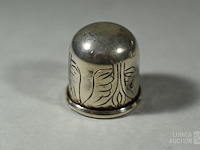 Antieke zilveren vingerhoedjes - afbeelding 4 van  11