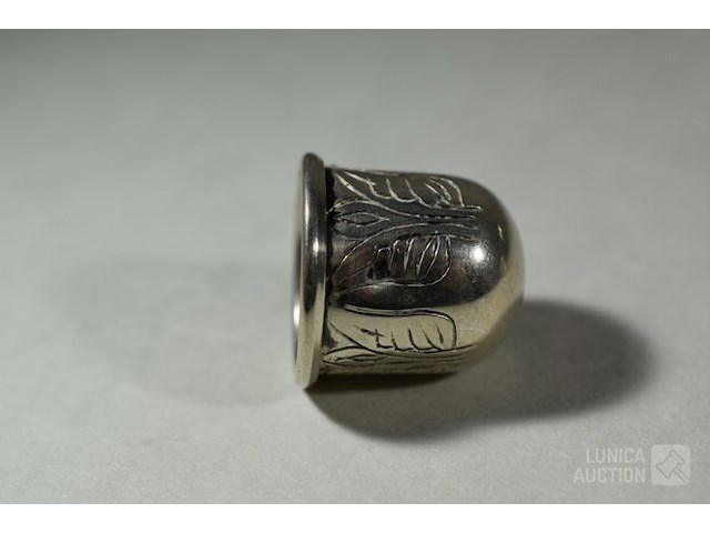 Antieke zilveren vingerhoedjes - afbeelding 5 van  11