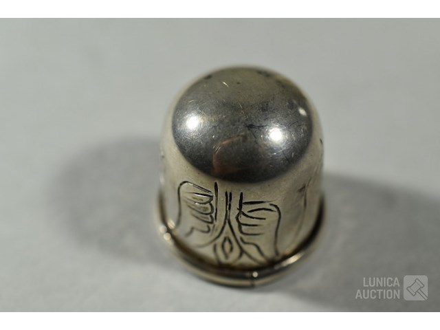 Antieke zilveren vingerhoedjes - afbeelding 7 van  11