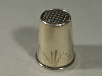 Antieke zilveren vingerhoedjes - afbeelding 11 van  11