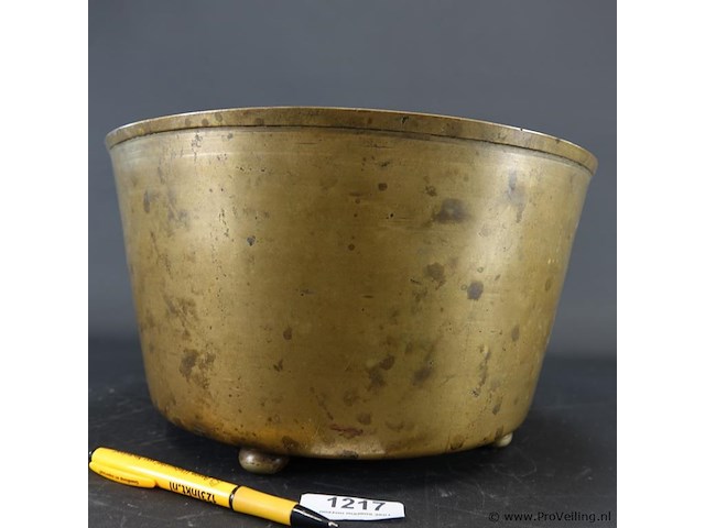 Antieke zware bronzen bak - afbeelding 3 van  5