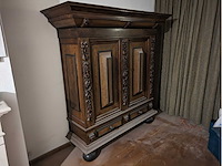 Antique linen cupboard - afbeelding 1 van  8