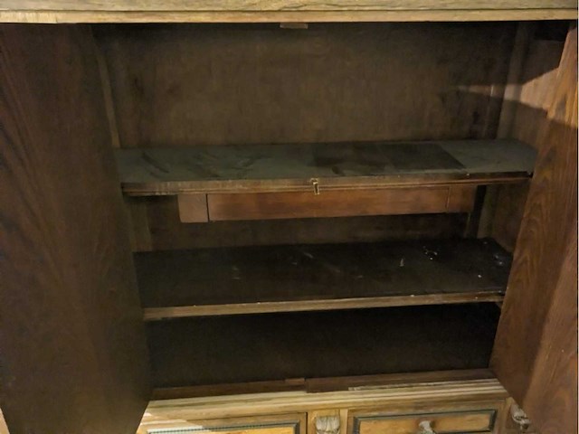 Antique linen cupboard - afbeelding 3 van  8