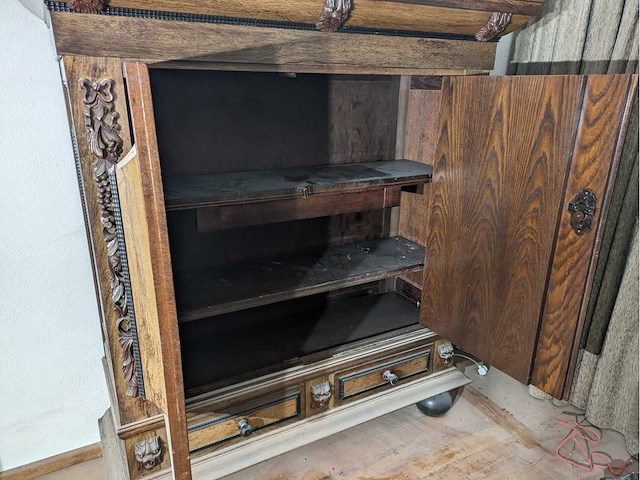 Antique linen cupboard - afbeelding 4 van  8