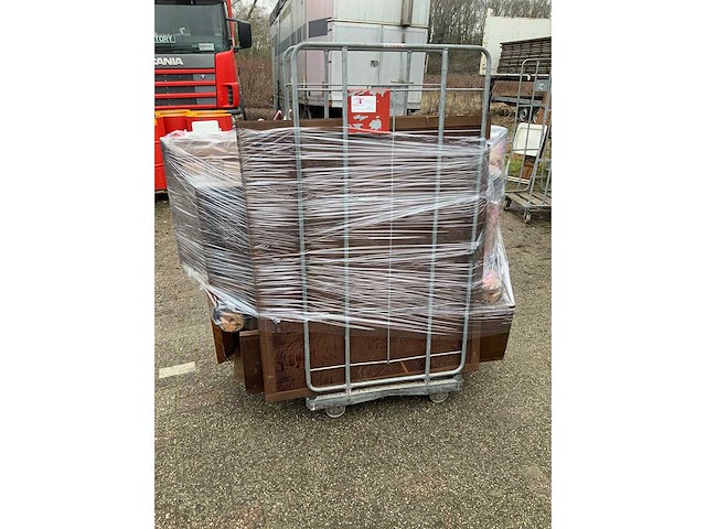 Antique linen cupboard - afbeelding 8 van  8