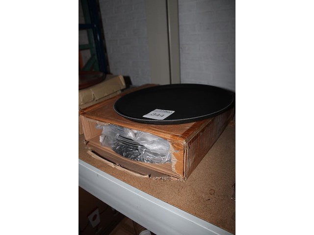 Antislip dienbladen met doorsnede 40 cm. 10 stuks. - afbeelding 2 van  2