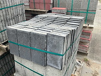 Antraciet betontegel 150x300x40mm (circa 60m2) - afbeelding 1 van  4