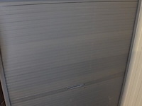 Antraciet kleurige archiefkast 2 roldeuren met leggers afm. 120x45x165 - afbeelding 3 van  5