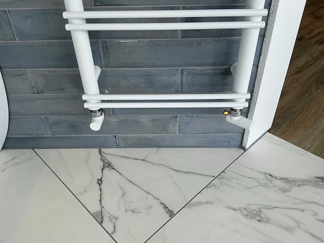 Antraxit - designradiator 40 x 165 cm - afbeelding 8 van  8