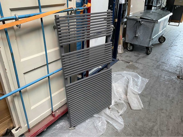 Antraxit designradiator 60x116cm - afbeelding 5 van  5