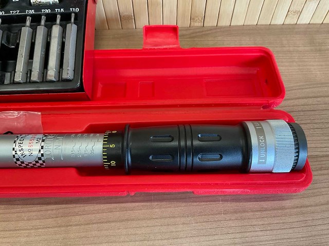 Aok twg350n momentsleutel en torx bitset - afbeelding 5 van  6