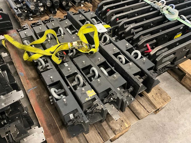 Aoto hanging bracket double (6x) - afbeelding 1 van  4