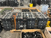 Aoto m8e hanging bracket quattro (28x) - afbeelding 1 van  5