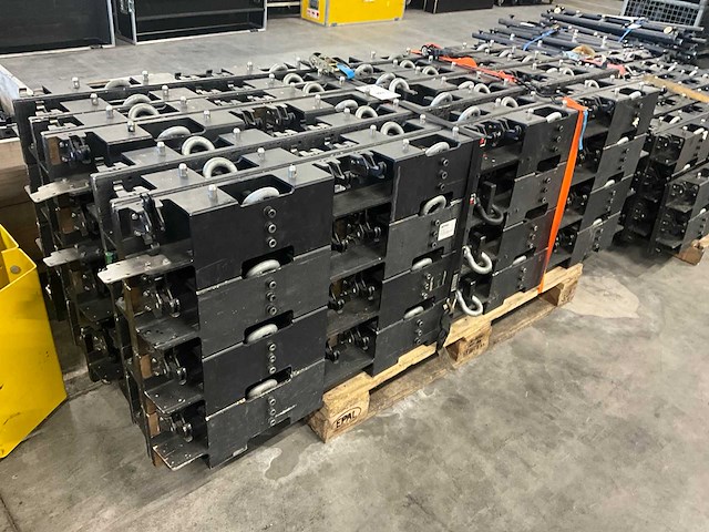 Aoto m8e hanging bracket quattro (28x) - afbeelding 4 van  5