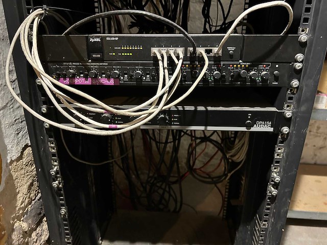 Apart / audac - patch kast met versterkers - afbeelding 4 van  5