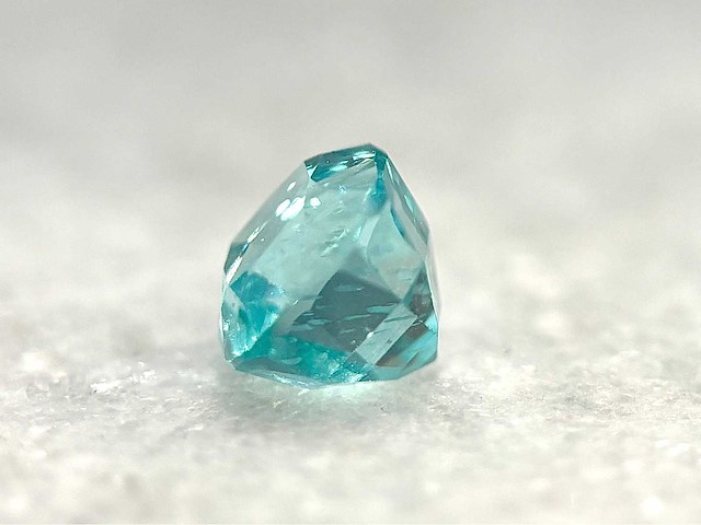 Apatiet 1.57 carat natuurlijke apatiet - afbeelding 2 van  4