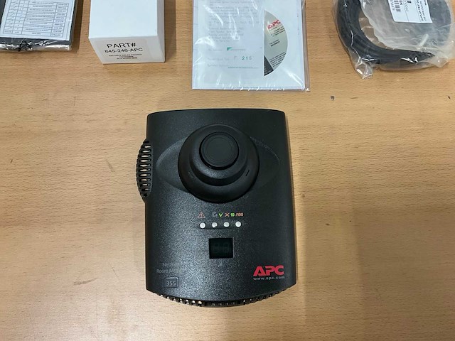 Apc - nbwl0355 - netbotz room monitor server - afbeelding 2 van  5