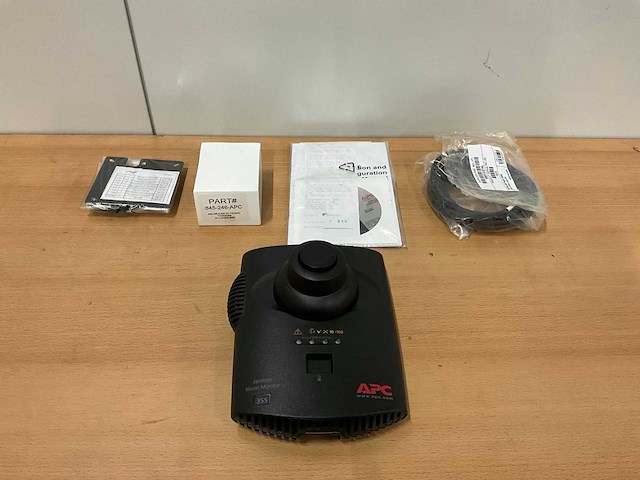 Apc - nbwl0355 - netbotz room monitor server - afbeelding 1 van  4