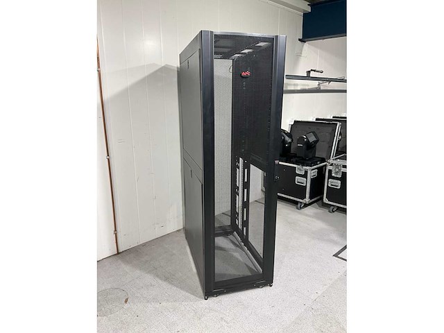 Apc 19” 24 he serverrack - afbeelding 1 van  4