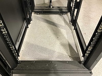 Apc 19” 24 he serverrack - afbeelding 4 van  4