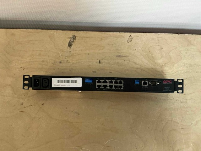 Apc ap9340 rack monitor - afbeelding 1 van  3