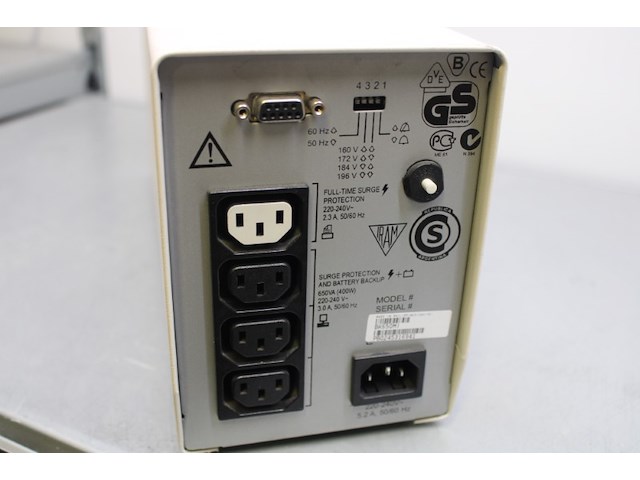 Apc backup ups 650 - afbeelding 7 van  7