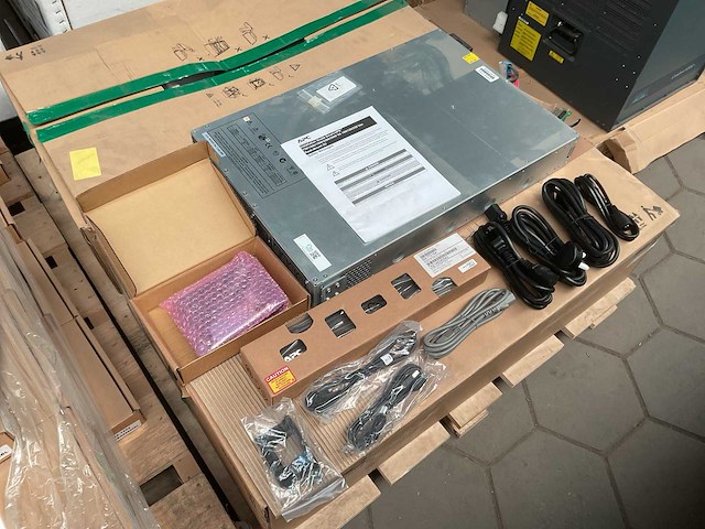 Apc by schneider electric 2200rmi2u smart-ups (2x) - afbeelding 1 van  7